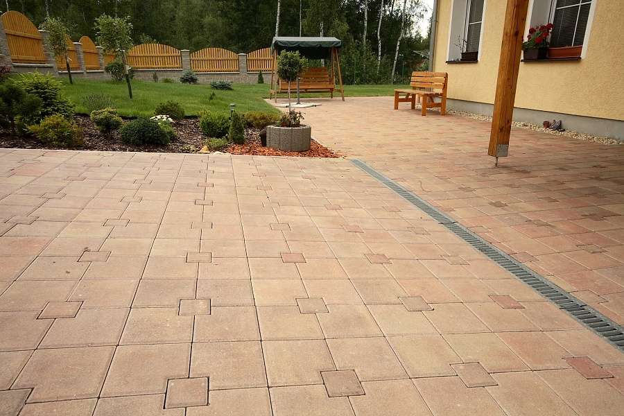 Podle čeho vybírat betonovou dlažbu? Betonová dlažba